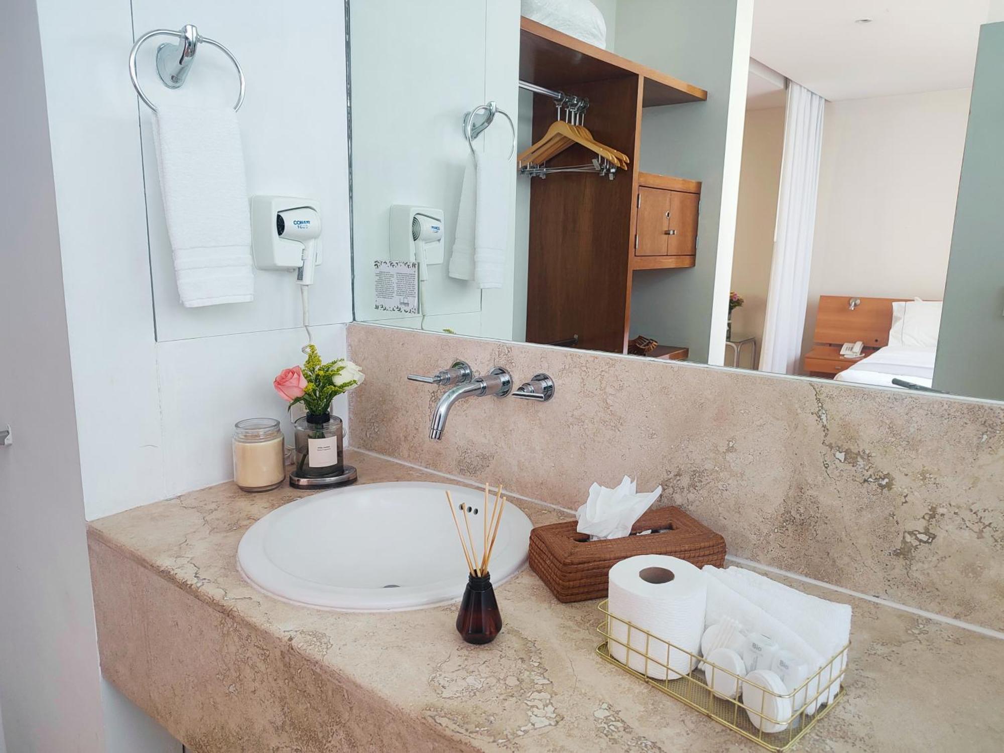 Lombardo Suites Mexico City Ngoại thất bức ảnh
